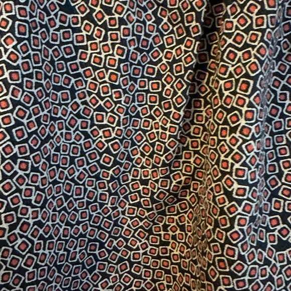 CLOSED Scarlett women’s XS Blouse.  RED pattern. Pretty collar. Excellent Cond. - Picture 5 of 8